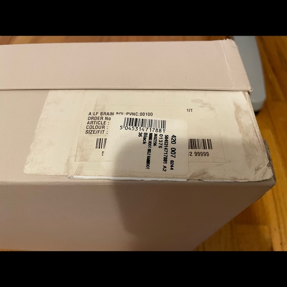 Burberry Rain Boots Size 36 - Picture 9 of 10